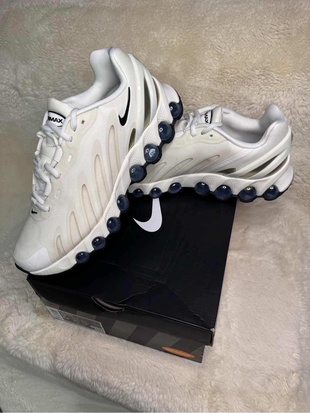 New in Box - Women’s Air Max DN8